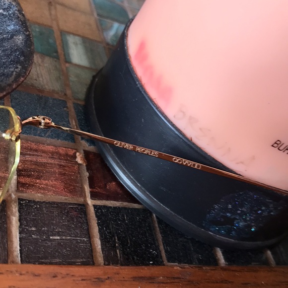 Petite gold Oliver Peoples eyeglass frames in excellent condition. - Picture 7 of 8